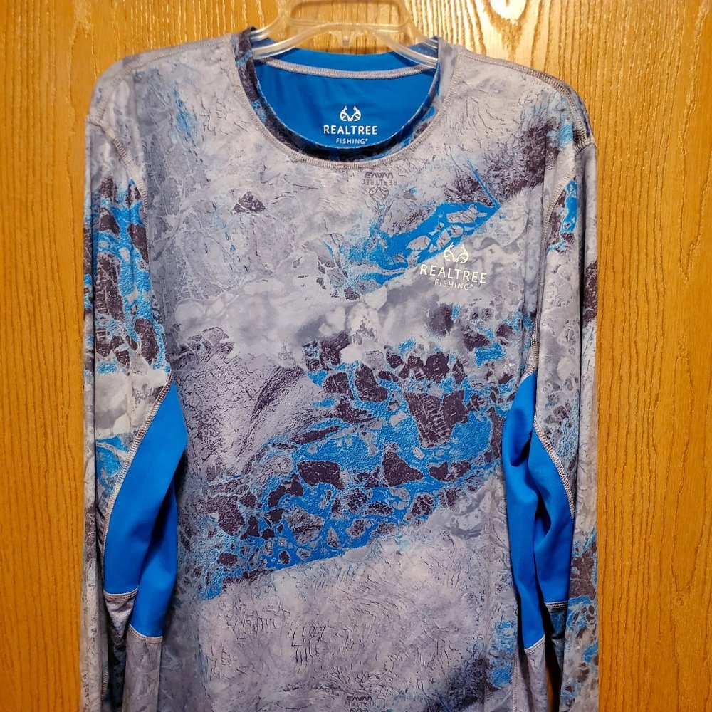 Vibrant Real Tree Fishing long sleeved poly shirt men's XL